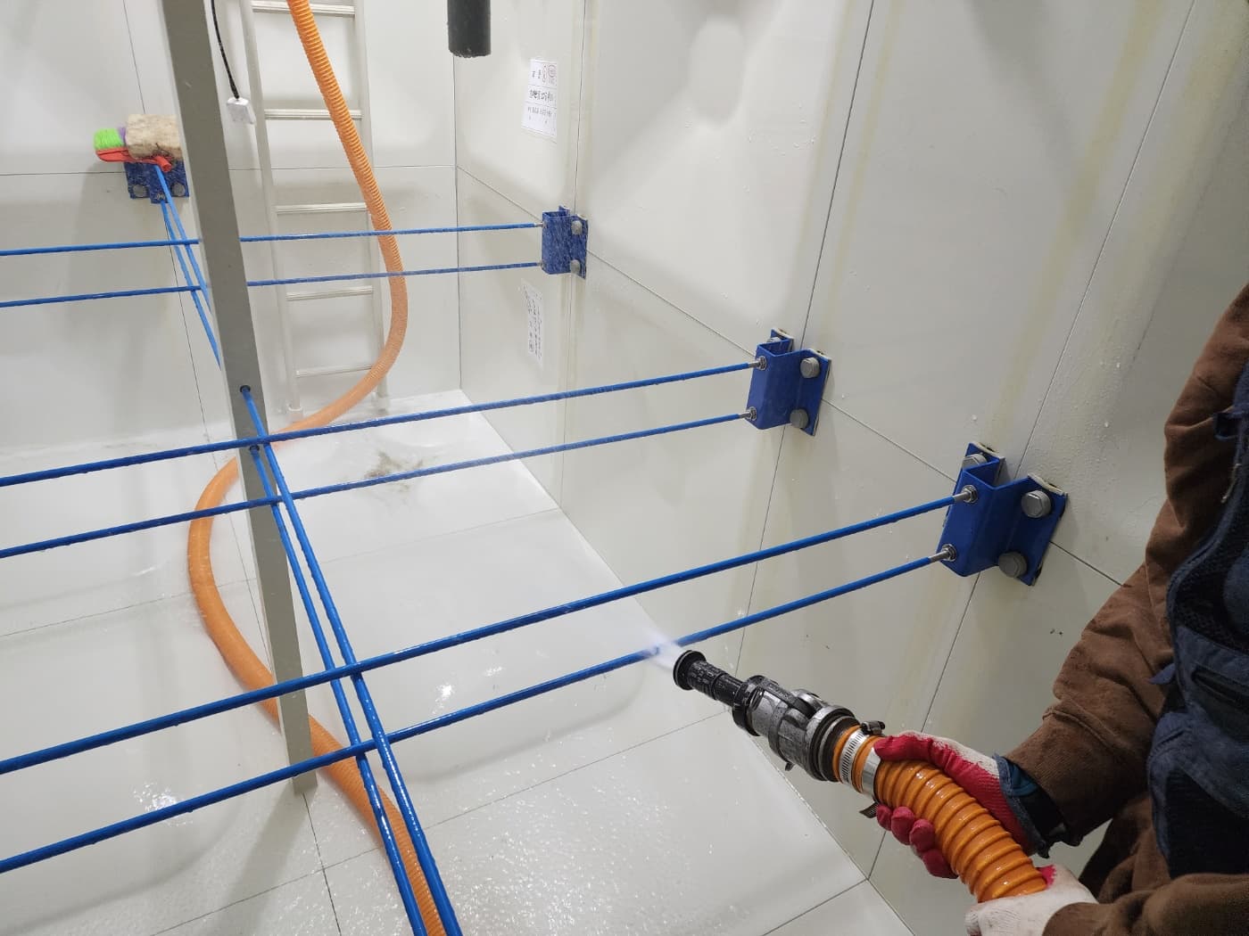 수질검사 샘플 채취